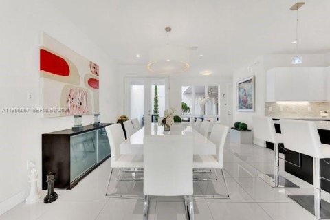 Купить таунхаус в Дорал, Флорида 4 спальни, 215.25м2, № 2010793 - фото 10