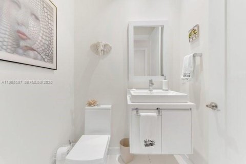 Купить таунхаус в Дорал, Флорида 4 спальни, 215.25м2, № 2010793 - фото 15