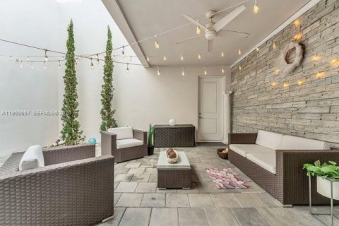 Купить таунхаус в Дорал, Флорида 4 спальни, 215.25м2, № 2010793 - фото 24