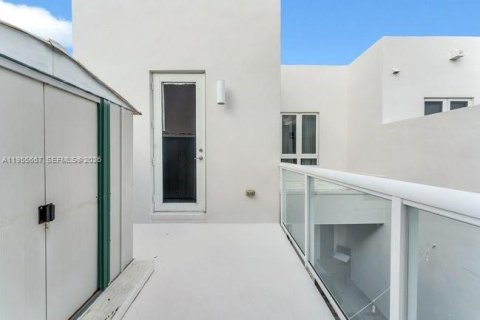 Купить таунхаус в Дорал, Флорида 4 спальни, 215.25м2, № 2010793 - фото 26