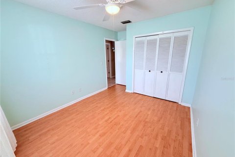 House in Tampa, Florida 4 bedrooms, 204.11 sq.m. № 1807012 - photo 15