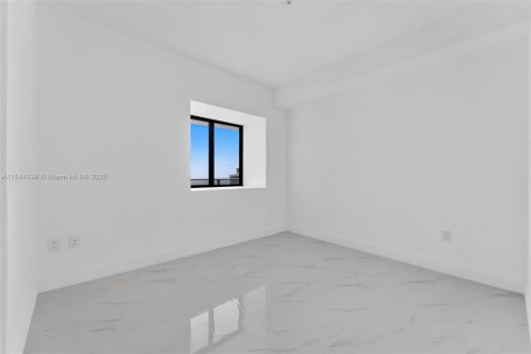 Condo in Miami, Florida, 2 bedrooms № 2169380 - photo 29