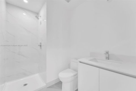 Condo in Miami, Florida, 2 bedrooms № 2169380 - photo 25