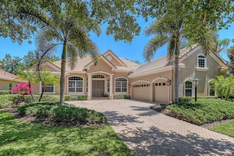 House in Bradenton, Florida 4 bedrooms, 319.68 sq.m. № 2211501