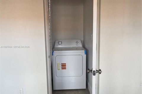 Townhouse in Miami, Florida 3 bedrooms, 94.3 sq.m. № 2062242 - photo 10