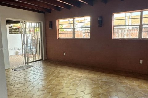 Townhouse in Miami, Florida 3 bedrooms, 94.3 sq.m. № 2062242 - photo 9