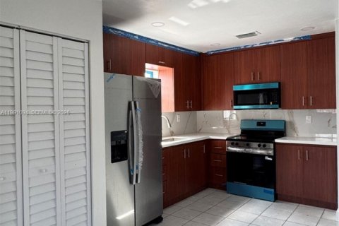 Townhouse in Miami, Florida 3 bedrooms, 94.3 sq.m. № 2062242 - photo 17