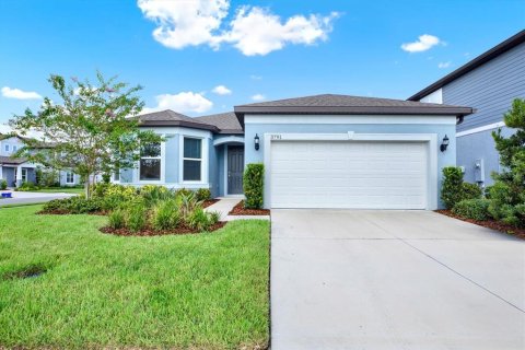 House in Land O' Lakes, Florida 3 bedrooms, 209.87 sq.m. № 1886279 - photo 1