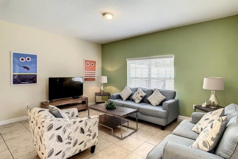 Adosado en venta en Kissimmee, Florida, 5 dormitorios, 197.7 m2 № 1919842 - foto 15