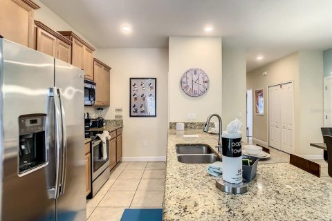 Adosado en venta en Kissimmee, Florida, 5 dormitorios, 197.7 m2 № 1919842 - foto 13