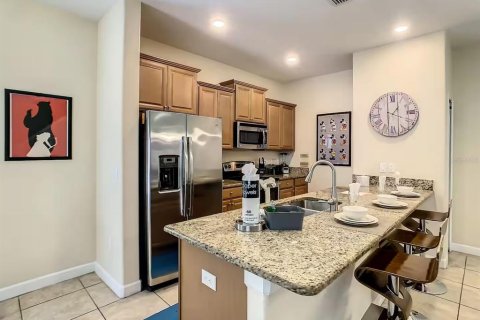 Adosado en venta en Kissimmee, Florida, 5 dormitorios, 197.7 m2 № 1919842 - foto 14