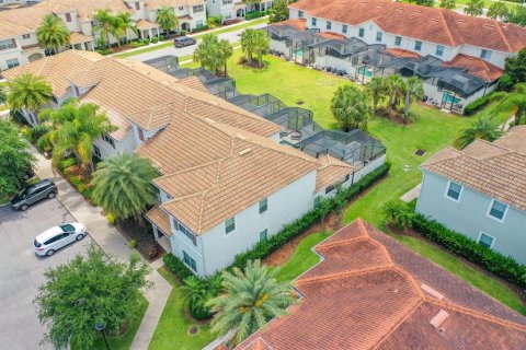 Adosado en venta en Kissimmee, Florida, 5 dormitorios, 197.7 m2 № 1919842 - foto 8