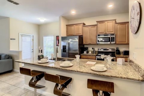 Adosado en venta en Kissimmee, Florida, 5 dormitorios, 197.7 m2 № 1919842 - foto 10