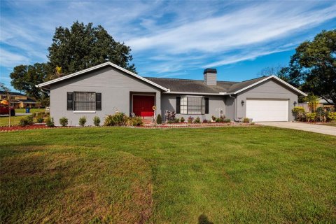 House in Land O' Lakes, Florida 3 bedrooms, 174.66 sq.m. № 2406735