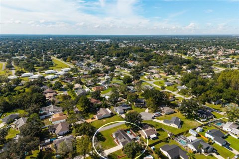 House in Land O' Lakes, Florida 3 bedrooms, 174.66 sq.m. № 2406735 - photo 2