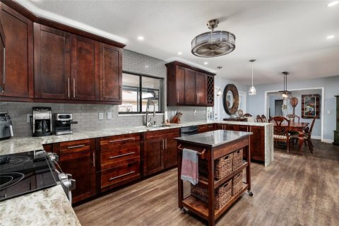House in Land O' Lakes, Florida 3 bedrooms, 174.66 sq.m. № 2406735 - photo 15