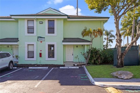 Condo à Sunrise, Floride, 2 chambres  № 2044053