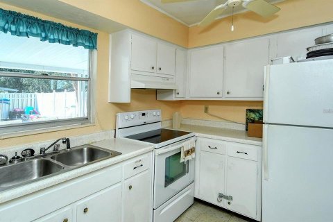 Купить виллу или дом в Брейдентон, Флорида 4 комнаты, 76.18м2, № 1418857 - фото 28