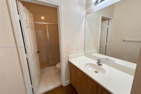 Townhouse in Pembroke Pines, Florida 3 bedrooms, 129.13 sq.m. № 2003565 - photo 11