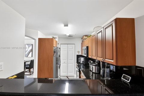 Townhouse in Pembroke Pines, Florida 3 bedrooms, 129.13 sq.m. № 2003565 - photo 4