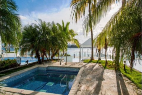 Copropriété à vendre à Miami Beach, Floride: 1 chambre, 53.51 m2 № 1985231 - photo 13