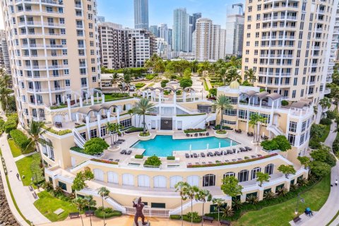 Copropriété à vendre à Miami, Floride: 2 chambres, 194.44 m2 № 2083914 - photo 30