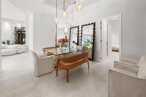 Copropriété à vendre à Miami, Floride: 2 chambres, 194.44 m2 № 2083914 - photo 13