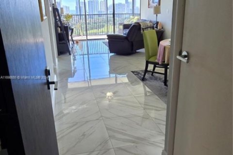 Купить кондоминиум в Авентура, Флорида 2 спальни, 107.49м2, № 1984844 - фото 8