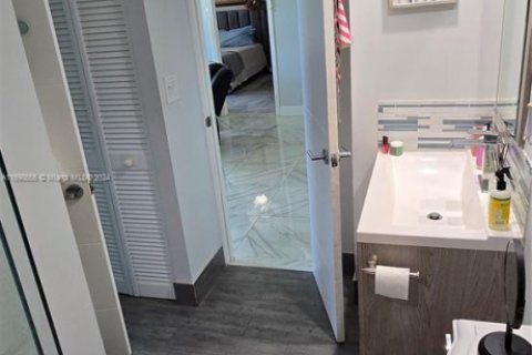 Купить кондоминиум в Авентура, Флорида 2 спальни, 107.49м2, № 1984844 - фото 29