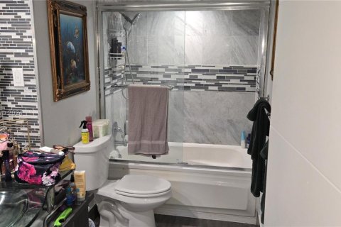 Купить кондоминиум в Авентура, Флорида 2 спальни, 107.49м2, № 1984844 - фото 23