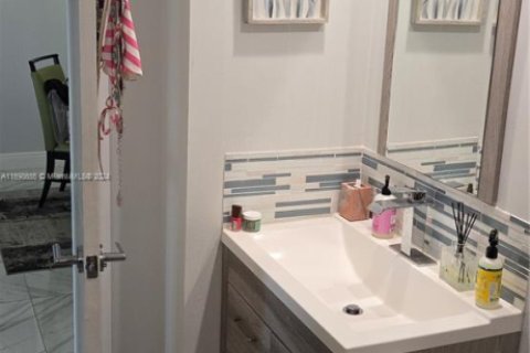 Купить кондоминиум в Авентура, Флорида 2 спальни, 107.49м2, № 1984844 - фото 30