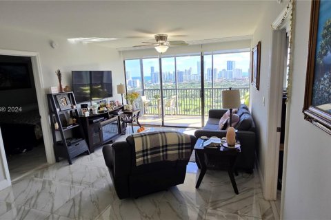 Купить кондоминиум в Авентура, Флорида 2 спальни, 107.49м2, № 1984844 - фото 10