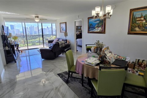 Купить кондоминиум в Авентура, Флорида 2 спальни, 107.49м2, № 1984844 - фото 9