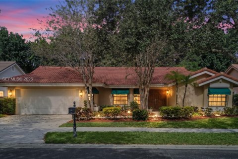 Villa ou maison à Weston, Floride 4 chambres, 210.33 m2 № 2417744