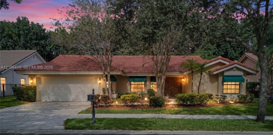 Villa ou maison à Weston, Floride 4 chambres, 210.33 m2 № 2417744