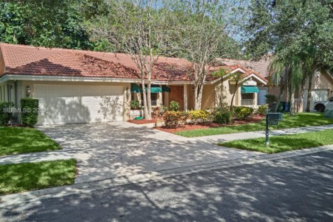 Villa ou maison à vendre à Weston, Floride: 4 chambres, 210.33 m2 № 2417744 - photo 3
