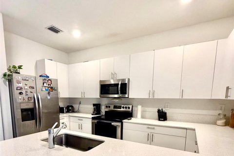 Villa ou maison à louer à Homestead, Floride: 3 chambres, 149.76 m2 № 2022076 - photo 3