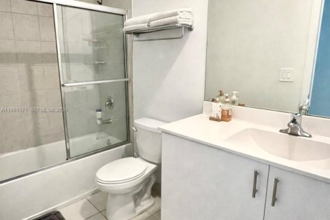 Villa ou maison à louer à Homestead, Floride: 3 chambres, 149.76 m2 № 2022076 - photo 7