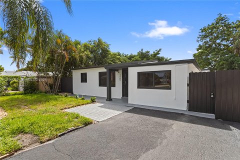 Villa ou maison à vendre à Pompano Beach, Floride: 3 chambres, 103.21 m2 № 2413010 - photo 3