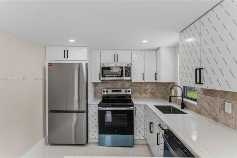 Villa ou maison à vendre à Pompano Beach, Floride: 3 chambres, 103.21 m2 № 2413010 - photo 13
