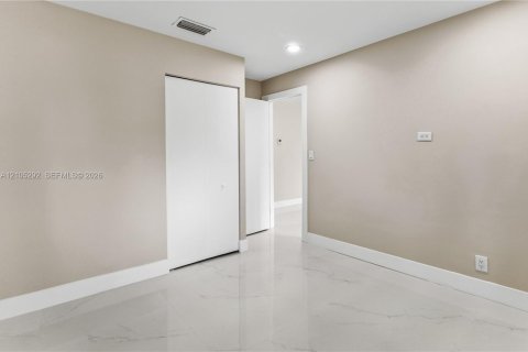 Villa ou maison à vendre à Pompano Beach, Floride: 3 chambres, 103.21 m2 № 2413010 - photo 24