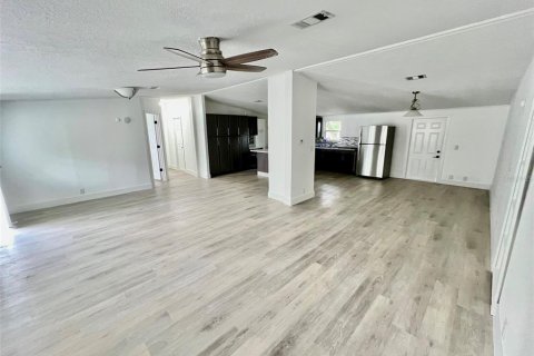 Appartement à louer à Orlando, Floride: 4 chambres, 209.03 m2 № 1858272 - photo 4