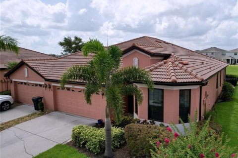 House in Apollo Beach, Florida 2 bedrooms, 151.52 sq.m. № 1783224 - photo 1
