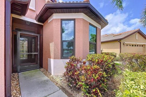 House in Apollo Beach, Florida 2 bedrooms, 151.52 sq.m. № 1783224 - photo 5