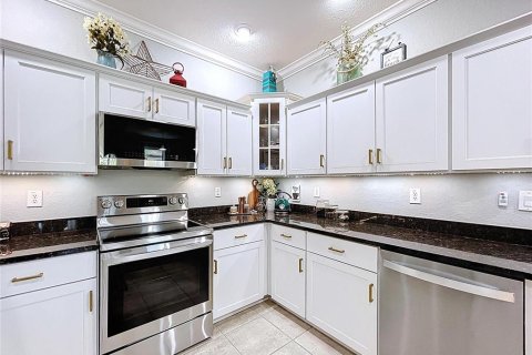 House in Apollo Beach, Florida 2 bedrooms, 151.52 sq.m. № 1783224 - photo 17
