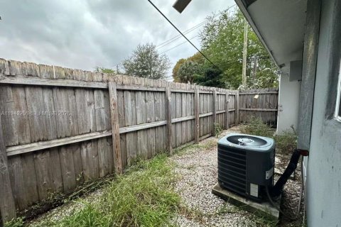 Casa en alquiler en Fort Lauderdale, Florida, 2 dormitorios, 213.58 m2 № 2006782 - foto 8