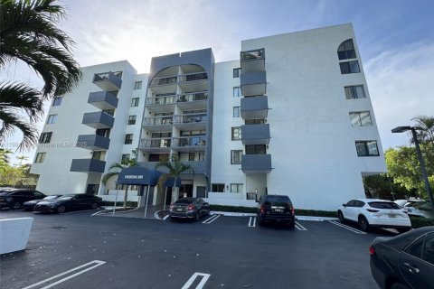 Copropriété à vendre à Miami, Floride: 2 chambres, 64.94 m2 № 1956472 - photo 22