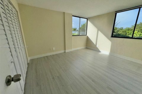 Copropriété à vendre à Miami, Floride: 2 chambres, 64.94 m2 № 1956472 - photo 11