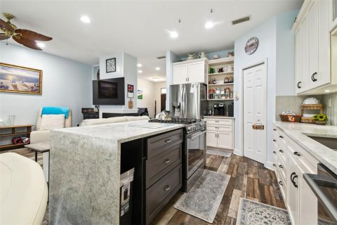House in Lakeland, Florida 3 bedrooms, 200.2 sq.m. № 1789109 - photo 7