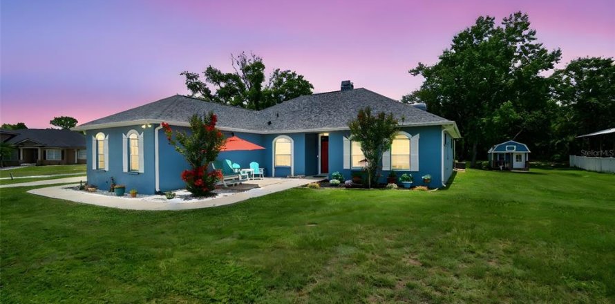 House in Lakeland, Florida 3 bedrooms, 200.2 sq.m. № 1789109